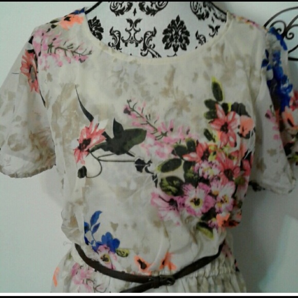 Plus Size  no belt floral dress With keyhole back - Picture 4 of 4